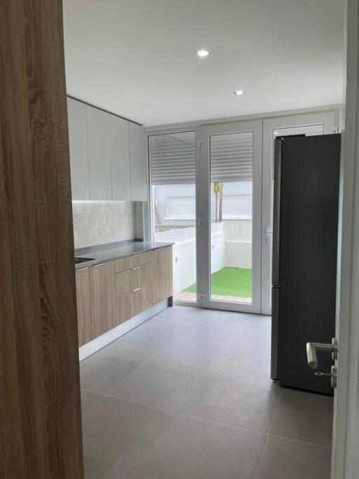 Lovely 2 Bedroom Apartment In South Lisbon Barreiro  Luaran gambar